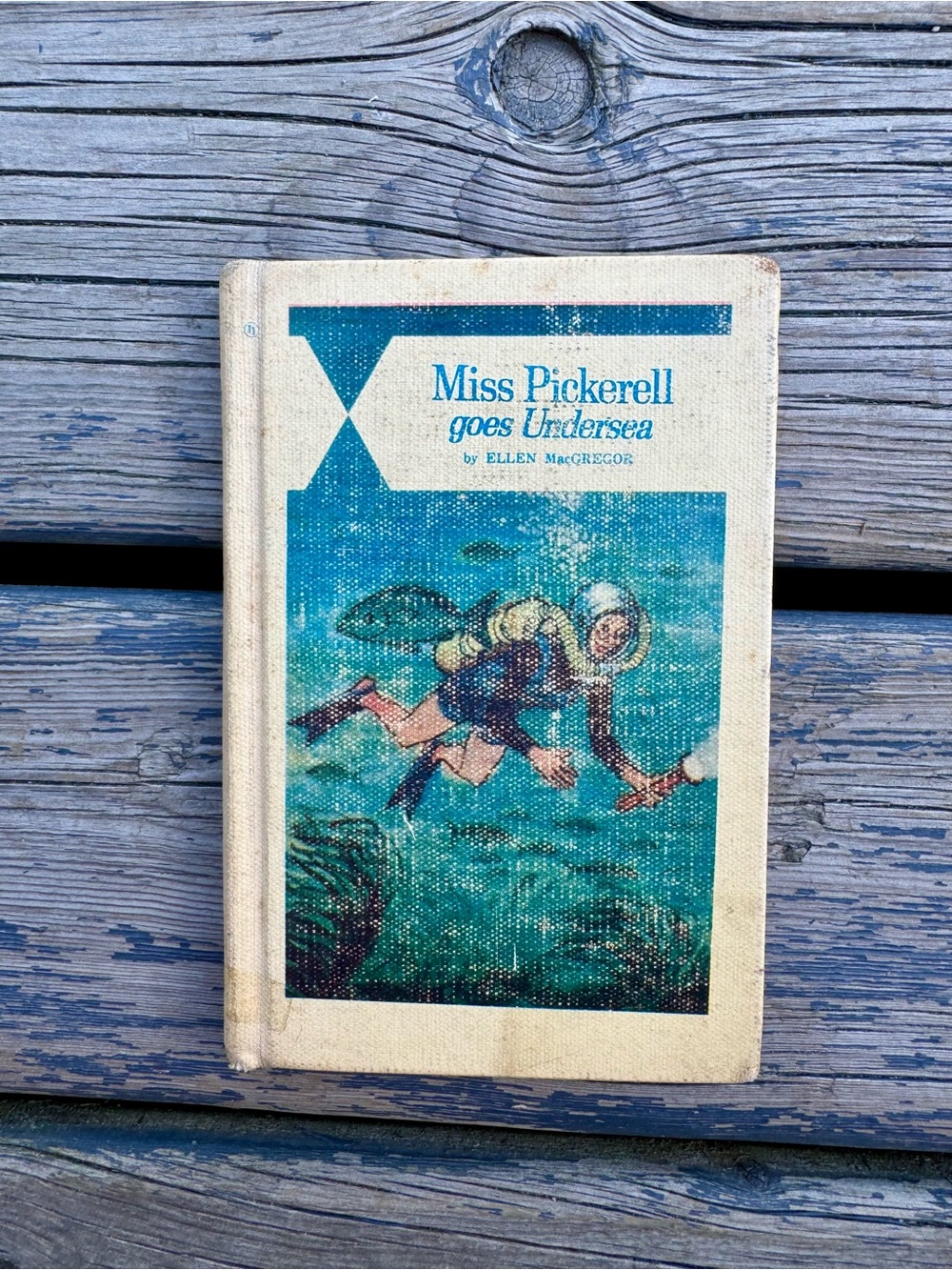 Kids Swim Book-Themed Cover in Cream and Teal